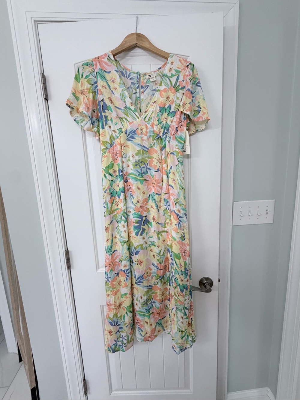 Billabong Pastel Floral V-Neck Midi Dress Lg